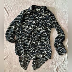 Candie’s Floral Button Up Top